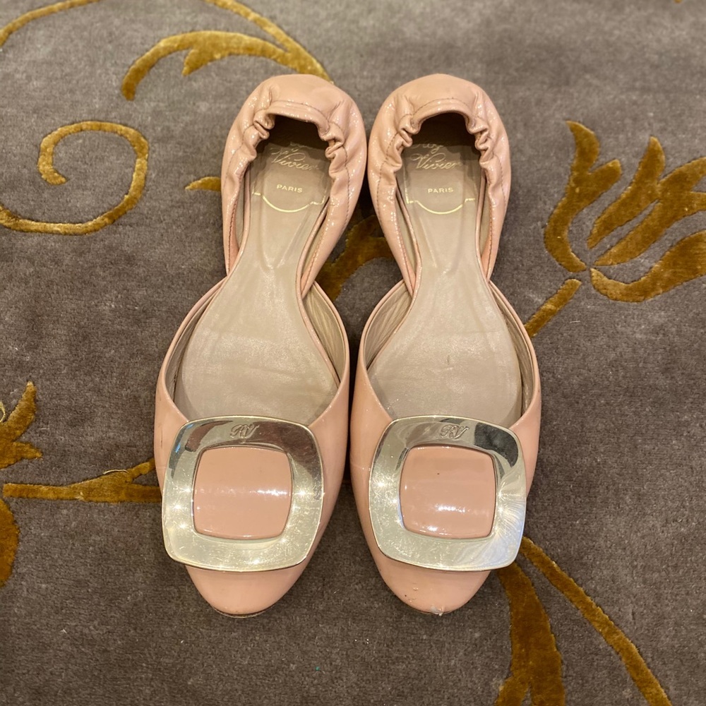 RV beige color flat
